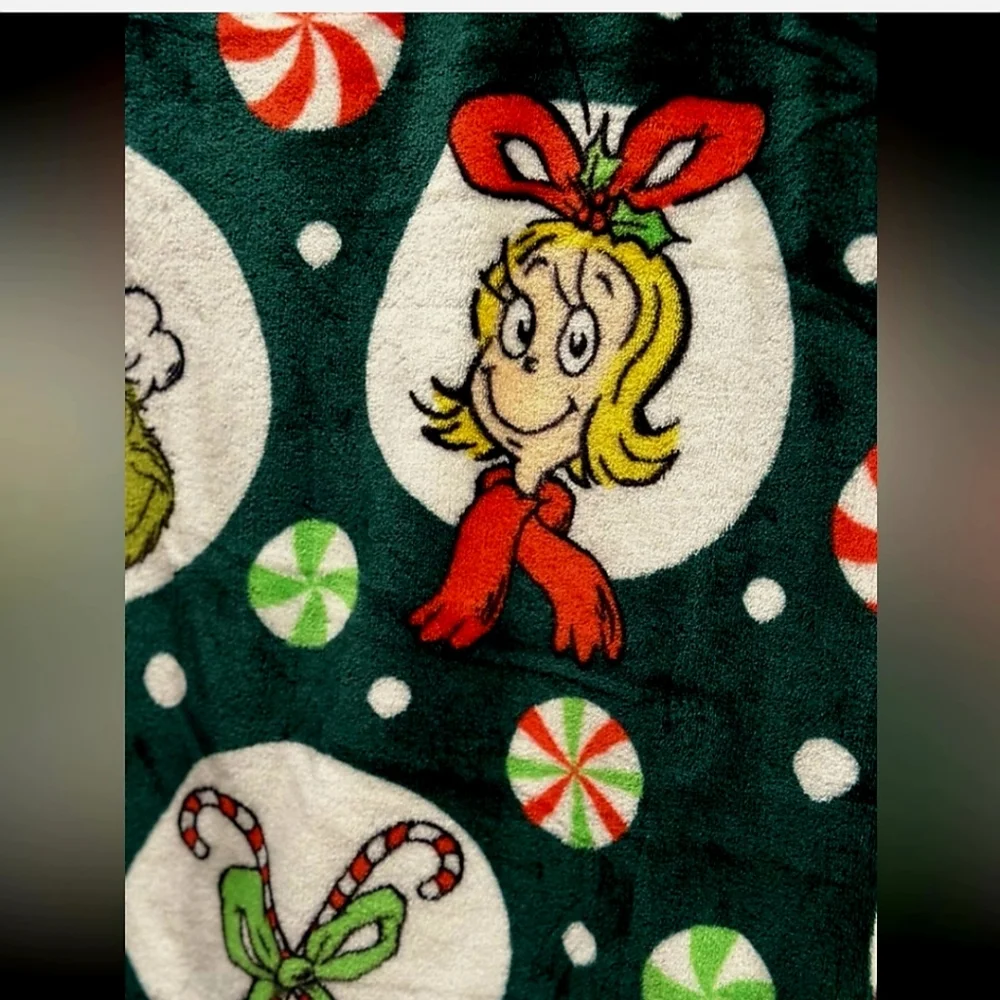 The Grinch Cindy Lou Max Green Christmas Plush Blanket 50 x 70 ❄️🎄🎁